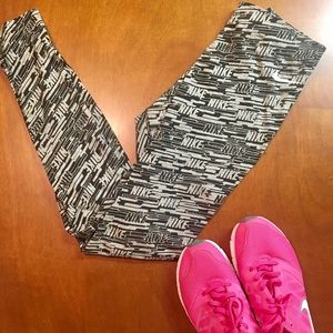 NWOT Nike Leggings